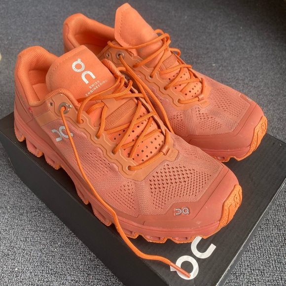On Running Cloudventure trail shoes in Sandstone/Orange - Picture 5 of 8